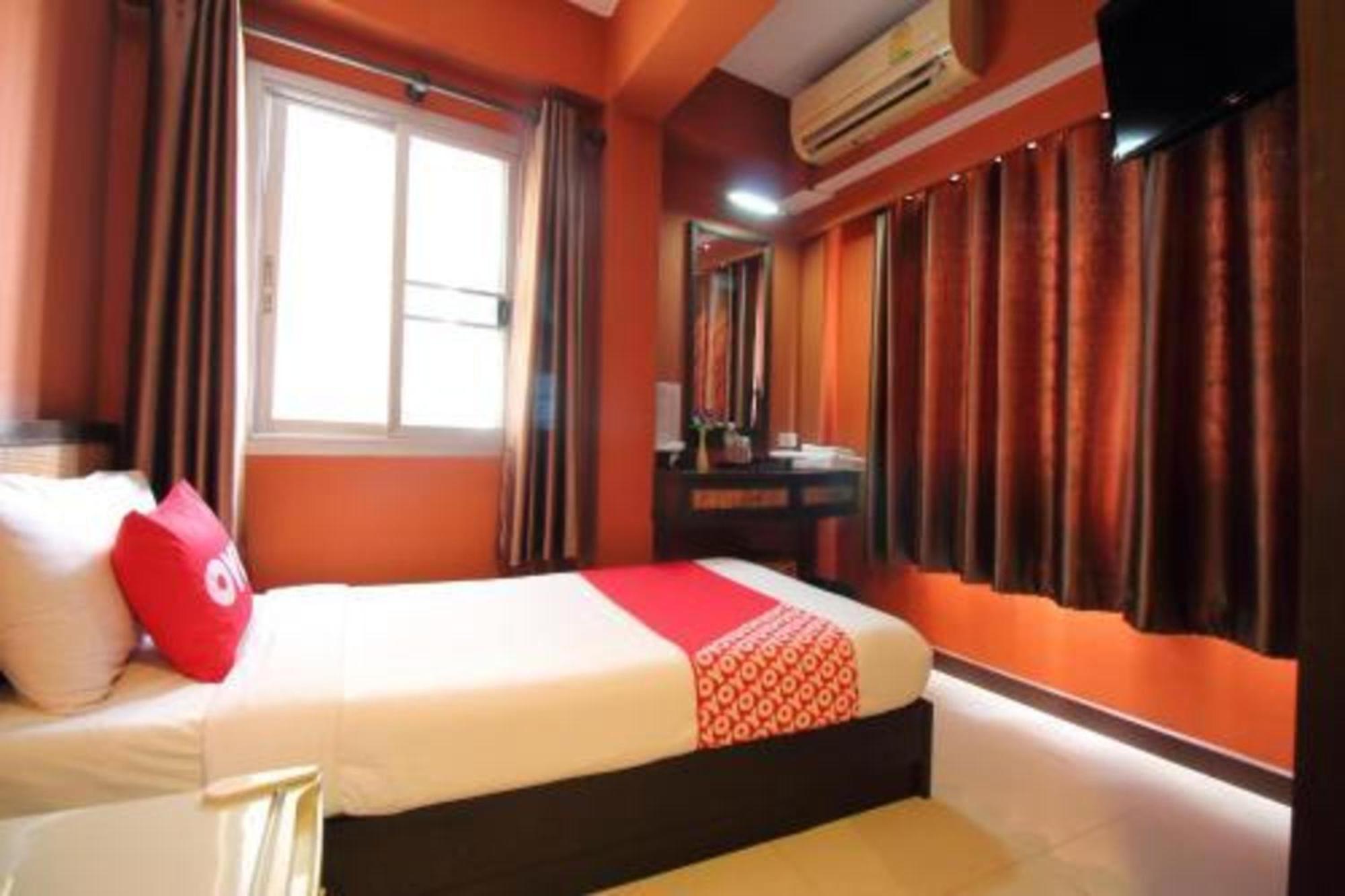 Pannee Lodge Khaosan - Sha Plus Bangkok Exteriör bild